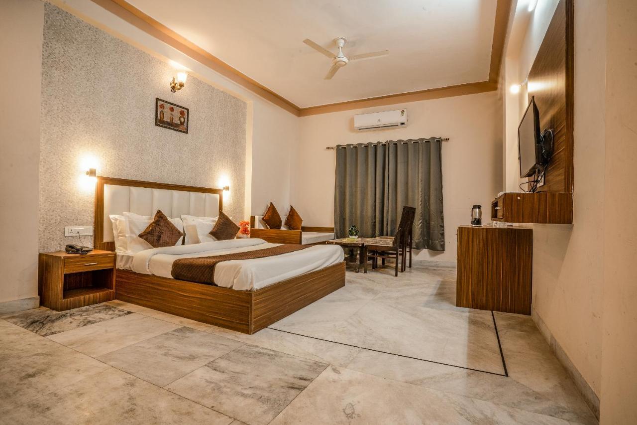 Tripli Udaipur Otel Dış mekan fotoğraf